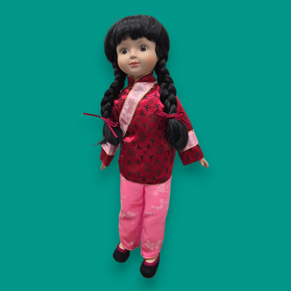 Vintage 1992 “Ushi” Doll – Ellis Island – American Dreams – Plays Kao Shan Ching - Picture 1 of 14